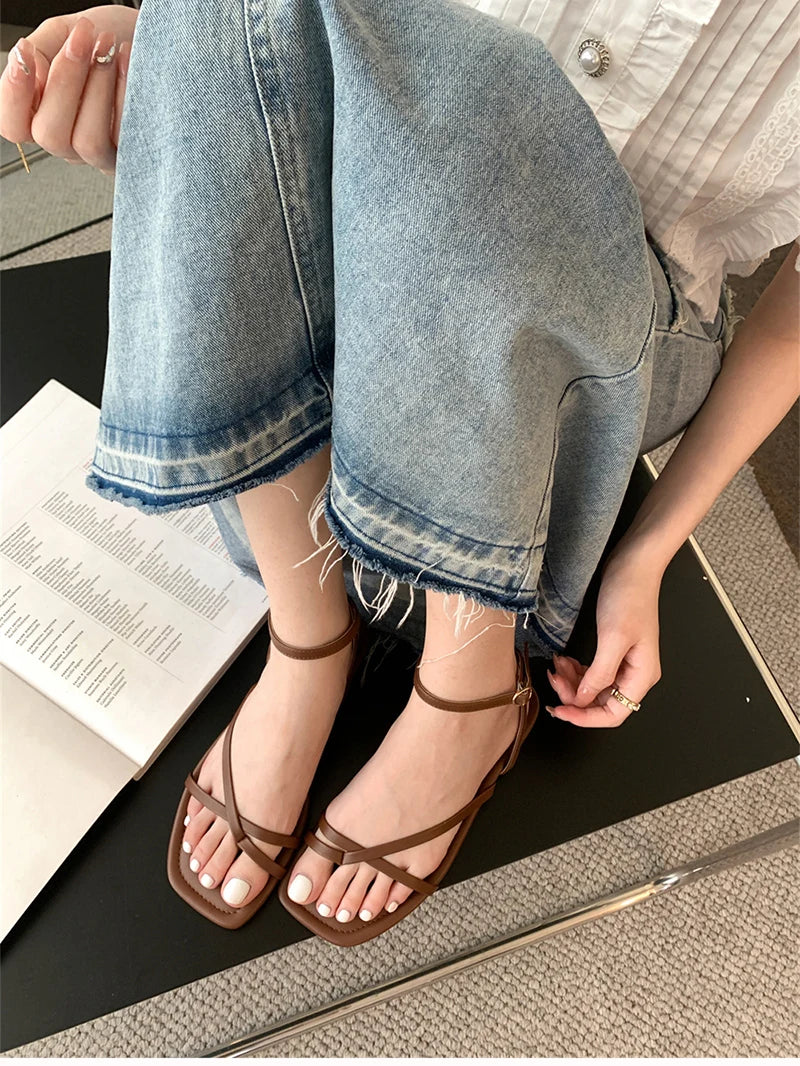 2024 Summer Gladiator Women Sandals Fashion Elegant Narrow Band Clip Toe Shoes Ladies Comfort Flats Beach Sandalias